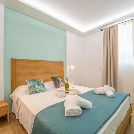 Mensos Rooms Guesthouse-2