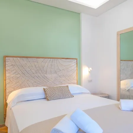 Mensos Rooms Guesthouse-3